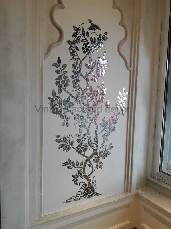 Shiny Thikri Panel with Floral Detailings